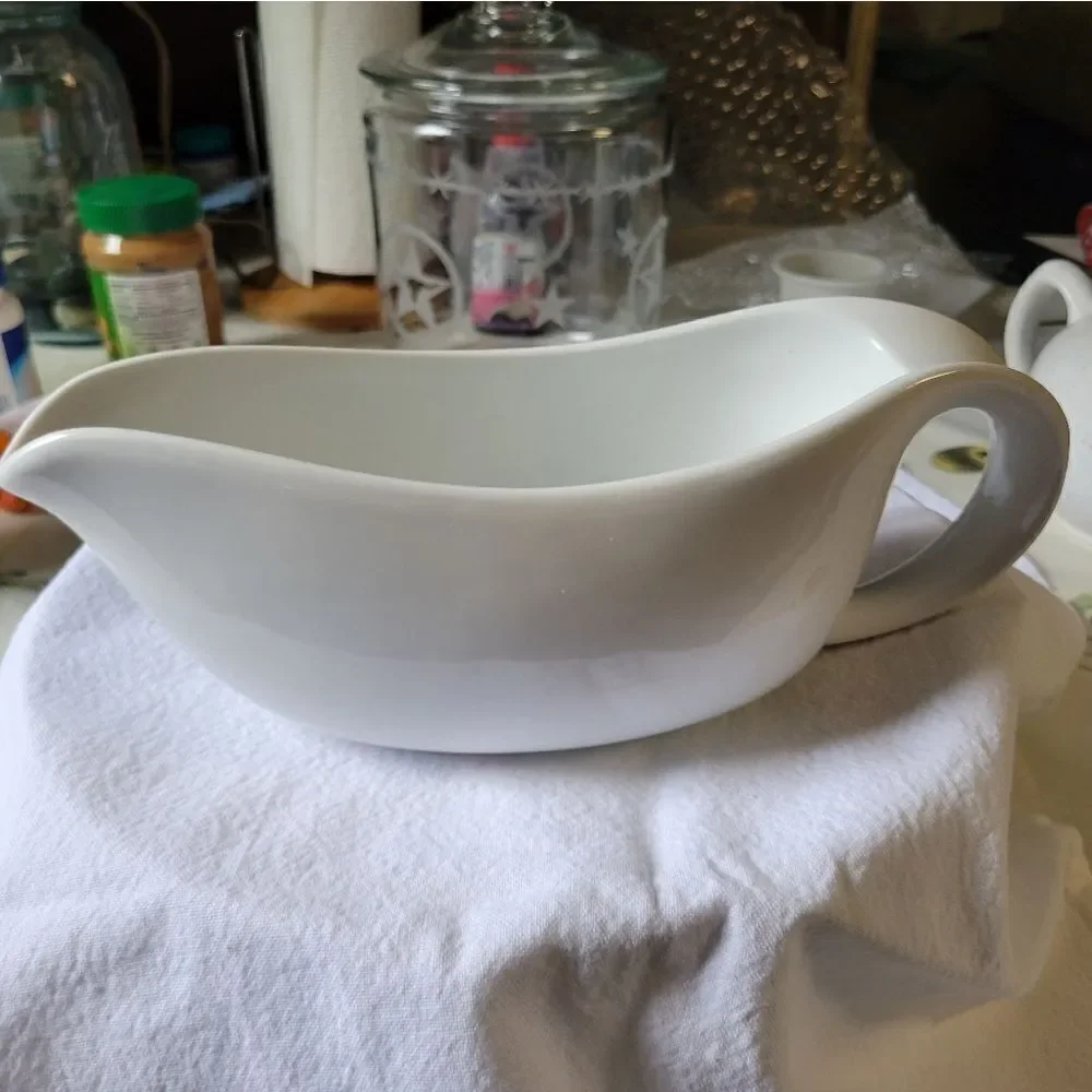 Target home collection white ceramic gravy boat